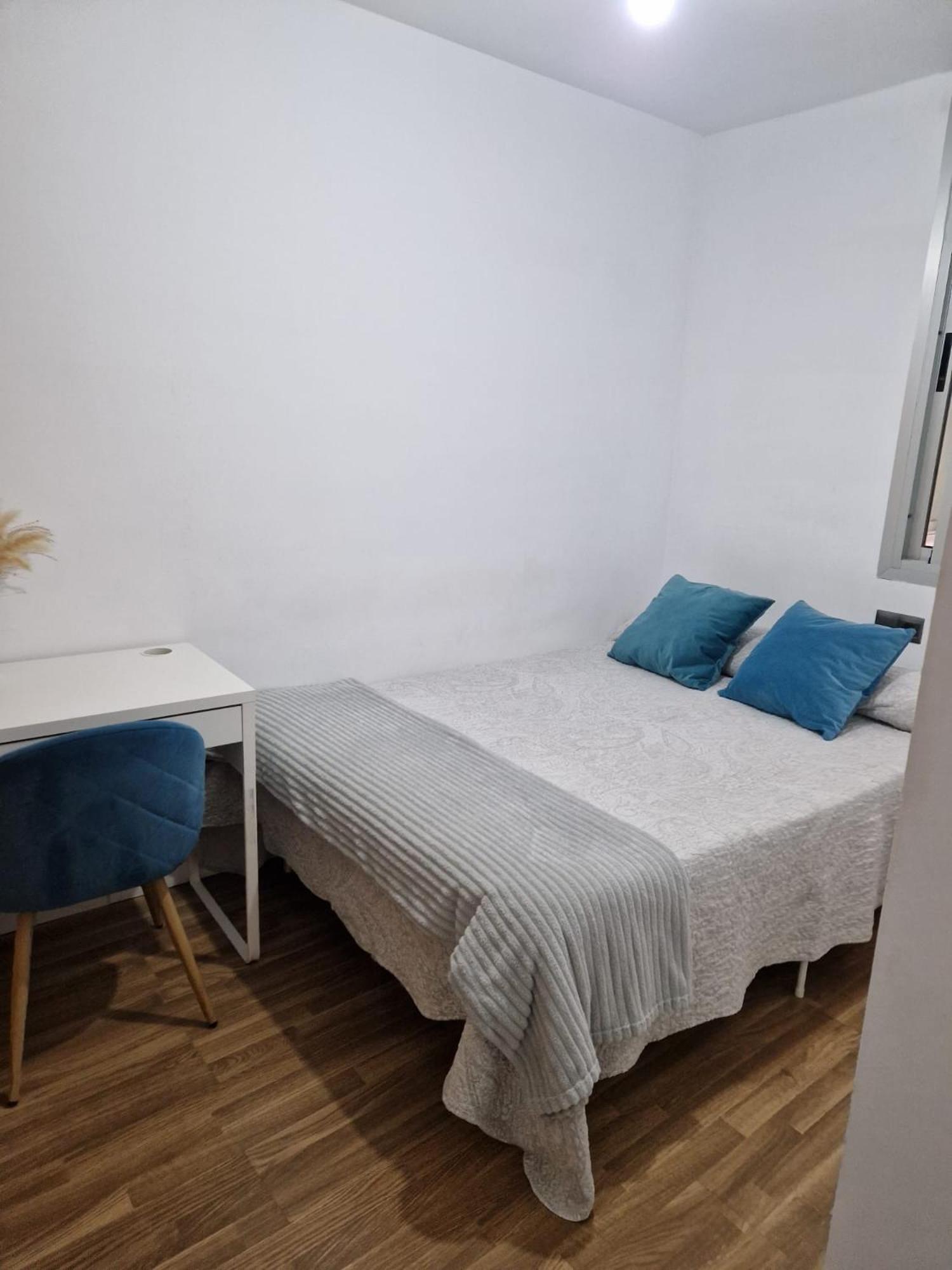 알리칸테 Quarto Com Banheiro Privado Em Apartamento Familiar 아파트 외부 사진